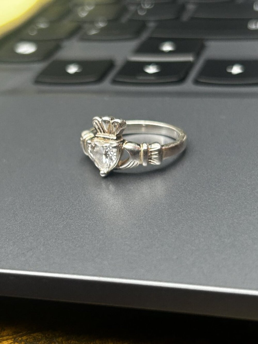 Solvar Claddagh Ring